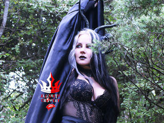 ElizabethCrowley's Brunette live cam models Profile Image